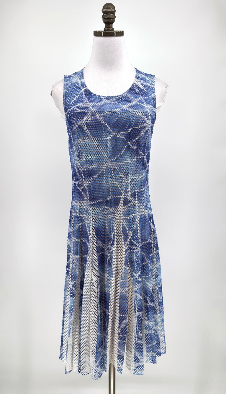 Femme Je Vous Blue Geometric Web Mesh Pleated Sleeveless Midi A Line Dress